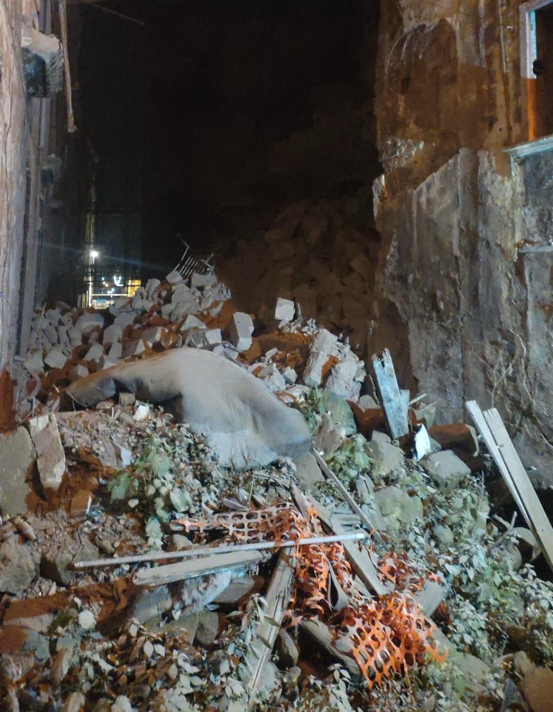 La Citt&agrave; Vecchia si sta sbriciolando, nuovo crollo in vico Porto