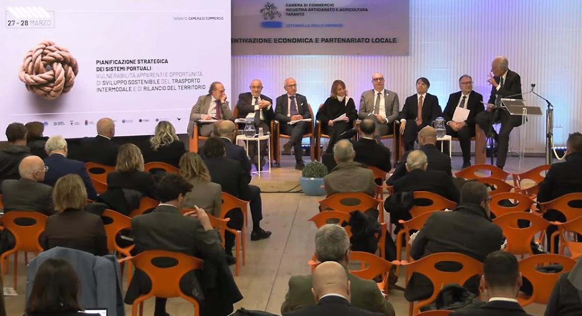 Sistema portuale e sfide globali, dalla Carta di Taranto le linee per il futuro