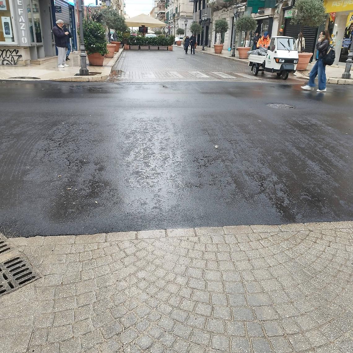 Asfalto sulla pavimentazione storica, Stano attacca: &ldquo;Scempio senza visione&rdquo;