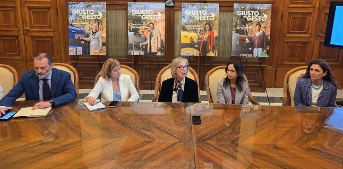 Cassonetti intelligenti, Bari cambia la raccolta dei rifiuti