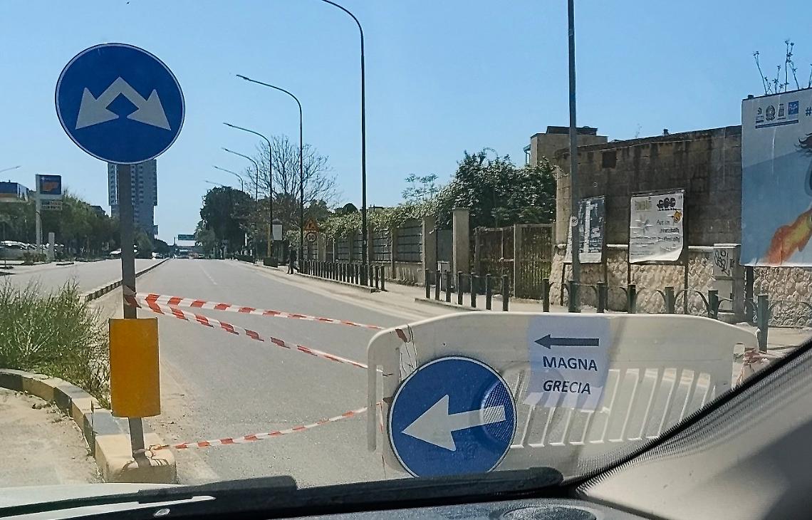 Riapre parzialmente viale Virgilio: verifiche sul sottosuolo dopo l&rsquo;avvallamento