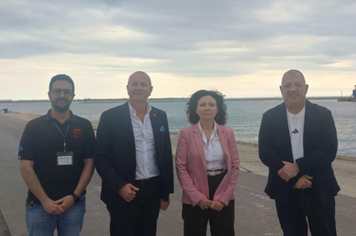 Taranto Cruise Port, confronto con &ldquo;Per Taranto&rdquo;