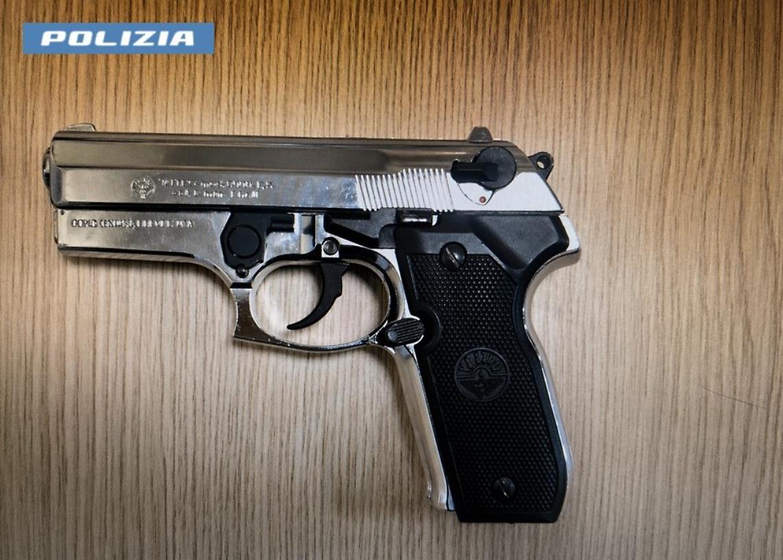 La pistola sequestrata