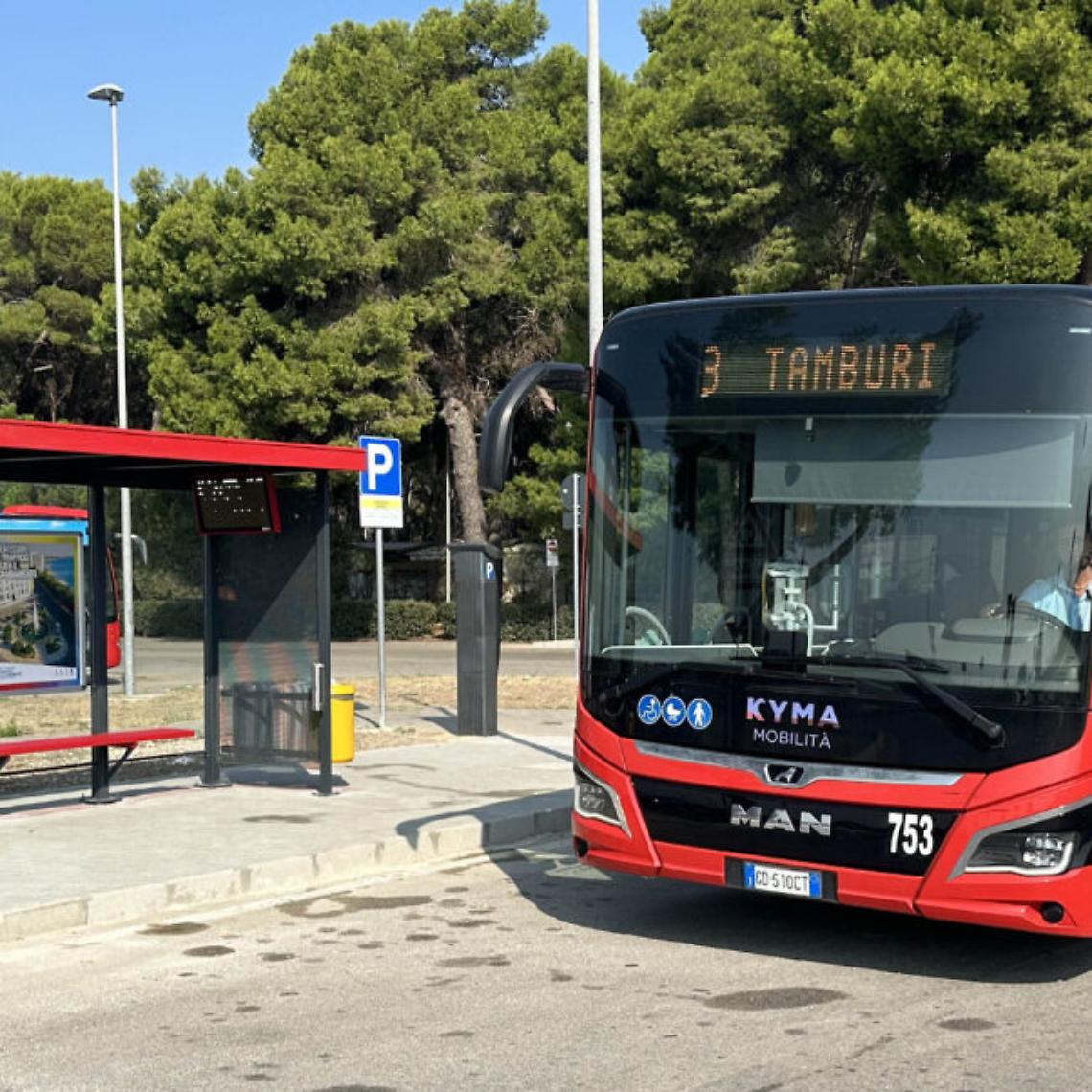 Autobus di Kyma mobilit&agrave; al Park Cimino