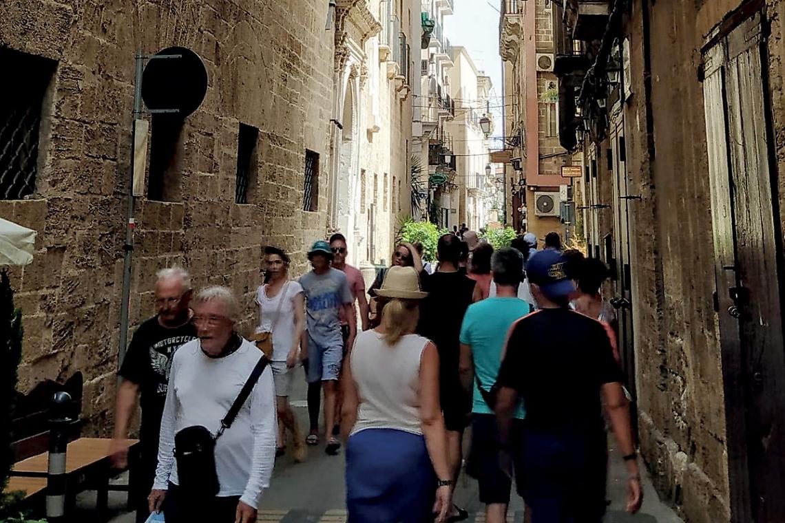 Turisti a Taranto