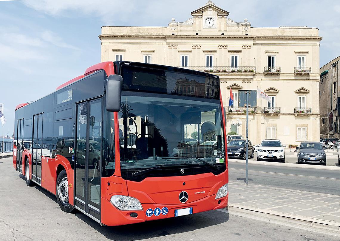 Amat, presentato il nuovo autobus