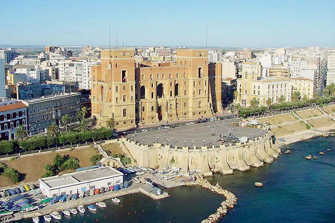 Palazzo del Governo, sede della Provincia di Taranto