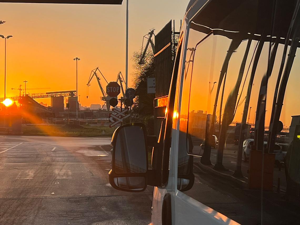 Morto mentre era al lavoro al quarto sporgente del porto - foto Francesco Manfuso