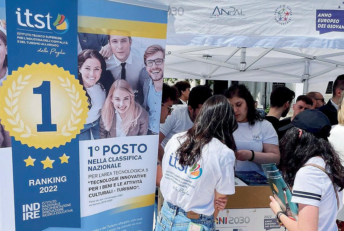 Uno stand dell'lstituto Turismo e Beni Culturali della Pugia