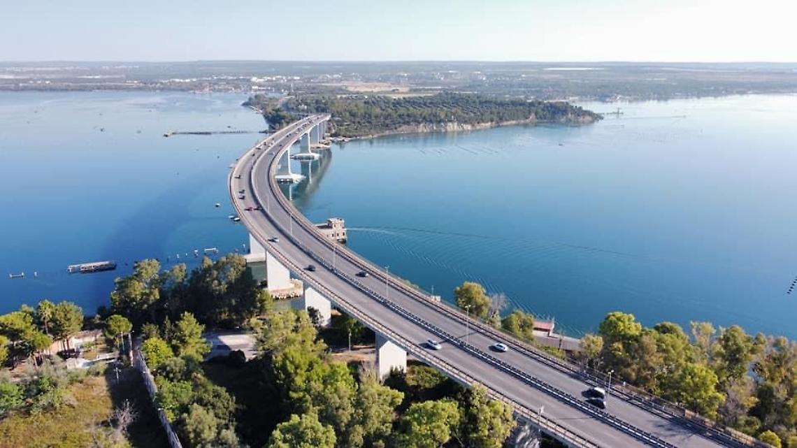 Una veduta aerea del Ponte Punta Penna - foto di Francesco Manfuso
