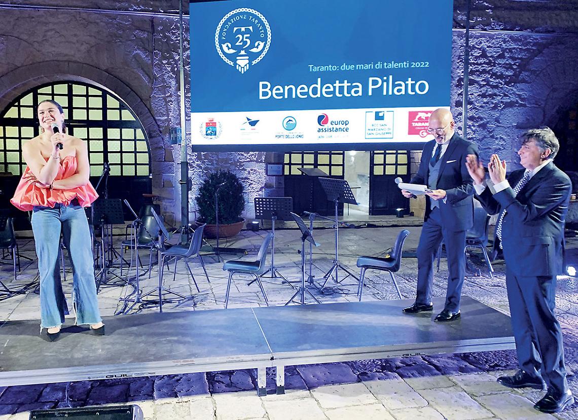 Benedetta Pilato riceve il premio “Taranto due mari di talenti”