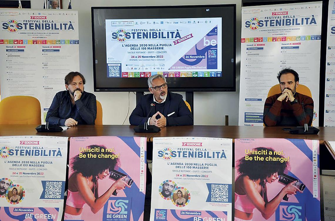 Da sinistra Sergio Sisto, il sindaco Luca Lopomo e Gaetano Colella