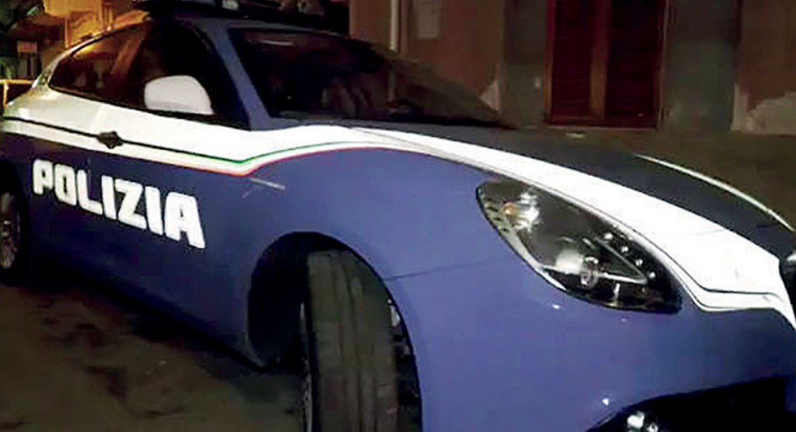 Una volante della Polizia