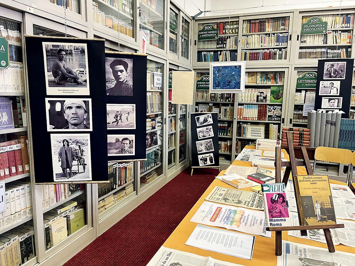 La mostra su Pasolini allestita nella biblioteca dell’Istituto Righi