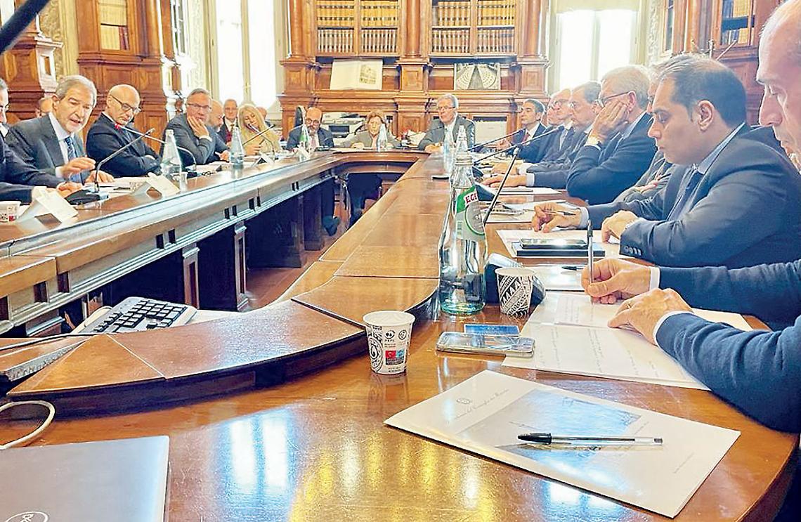 Palazzo Chigi, un momento della seduta di insediamento del gruppo di lavoro sul rischio idrogeologico