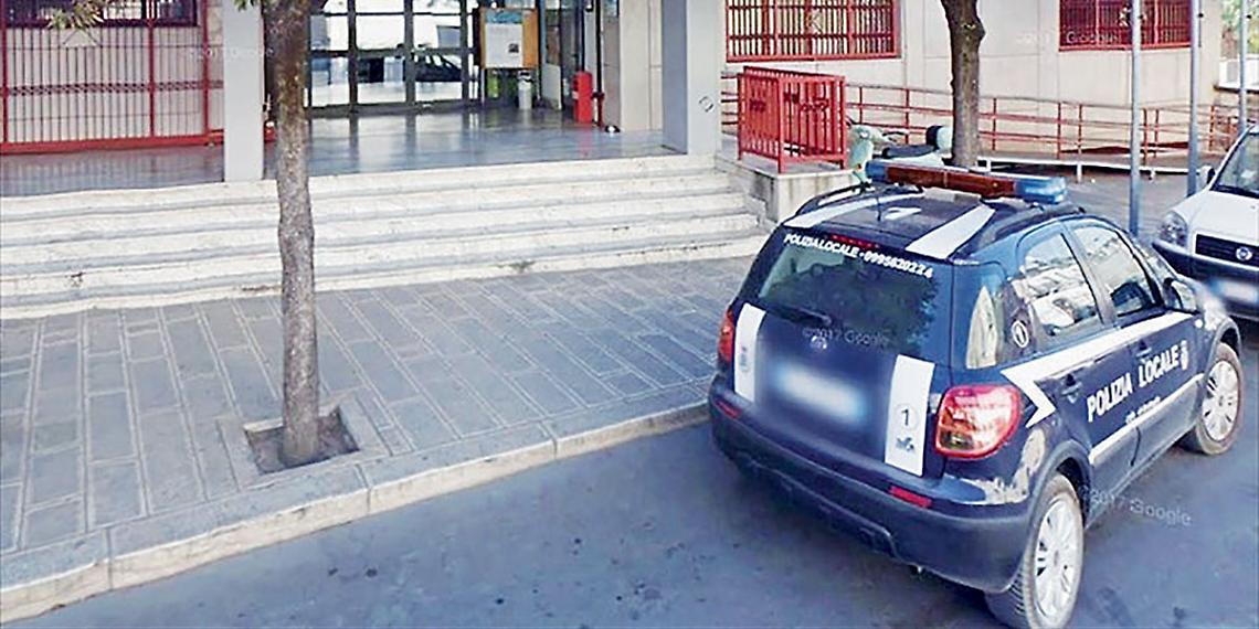 Una pattuglia della Polizia Locale di Grottaglie