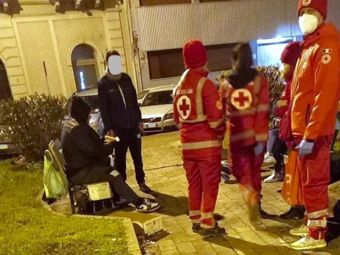 Emergenza freddo in città, azione congiunta di volontari e Servizi Sociali
