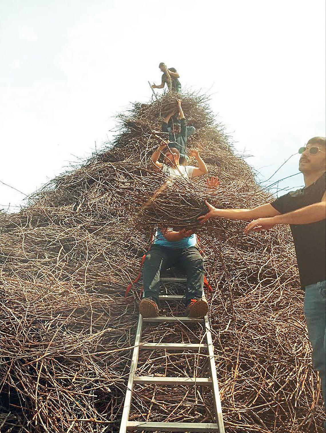 A Carosino la Festa della Primavera con la “fucarazza”