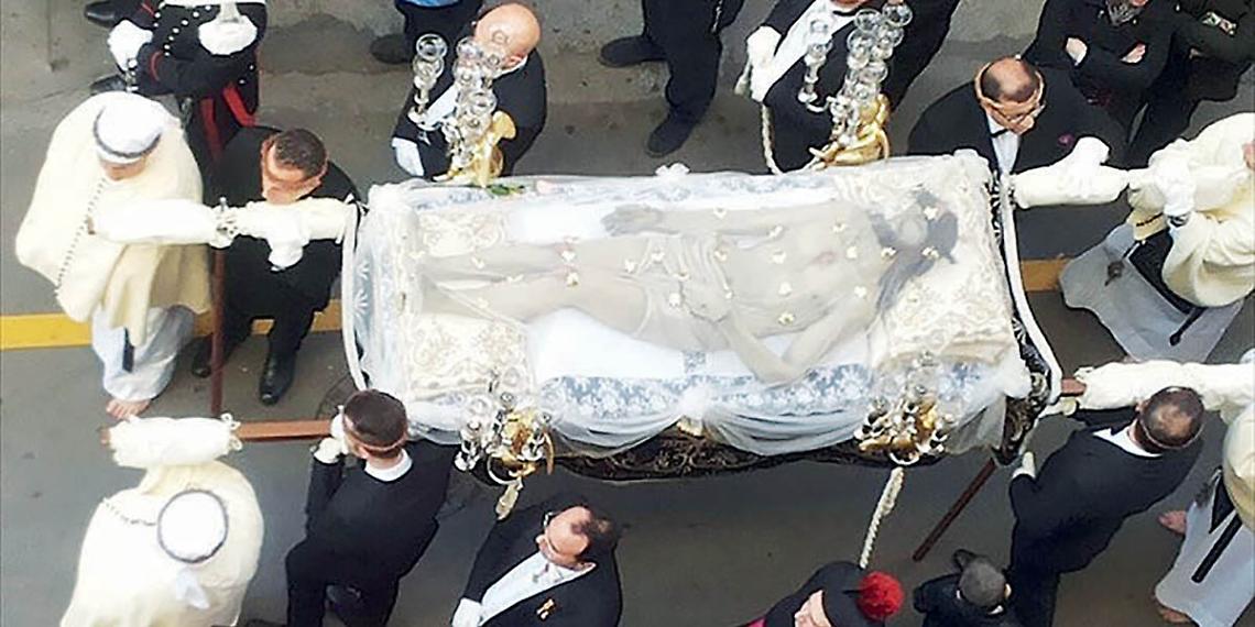 La statua del Gesù morto