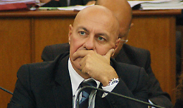 &laquo;No a scelte imposte dall&rsquo;alto, Taranto deve decidere il proprio futuro&raquo;