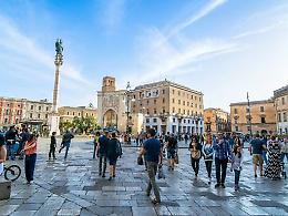 Violenta aggressione nella movida: identificato e denunciato il presunto responsabile