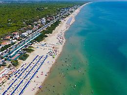 Bandiere Blu 2025, il mare di Puglia incanta: 27 località premiate, record per Lecce. Tutti i nomi