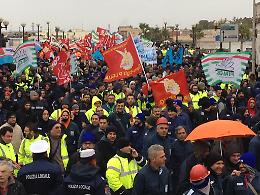 Rifondazione Comunista: «Il governo vuole dividerci. Non cadiamo nella trappola»