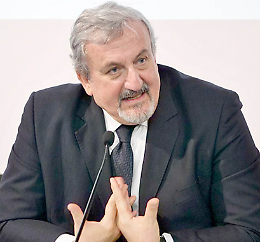 «Dalla Regione al Governo i soldi per l'indotto»