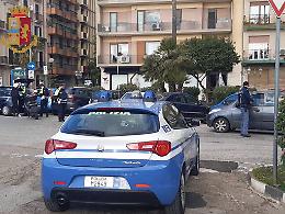 Stretta della Polizia: fioccano multe per l’uso del cellulare alla guida
