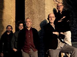 Avion Travel a Manduria, concerto e maxischermo