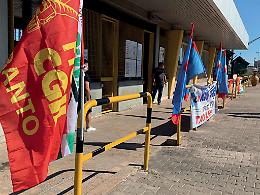Petrolchimico, appalti metalmeccanici. Sit-in anche a Taranto