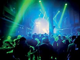 Uno sguardo di troppo e si accende una rissa in discoteca, ferito turista 24enne
