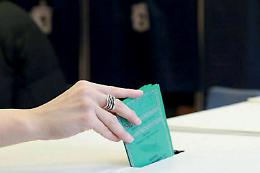 I dati definitivi dell'affluenza ai seggi alle ore 15 di lunedì per referendum e ballottaggi