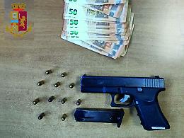Nella fioriera una pistola pronta all’uso