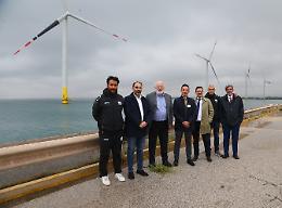 La visita di Timmermans al parco Beleolico