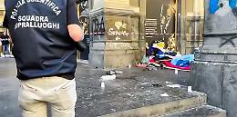 Agente aggredito da un senza dimora. Sparati sette colpi di pistola