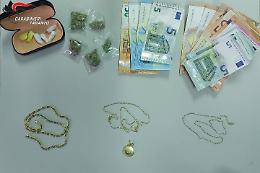 Furti e droga in discoteca, tre arresti