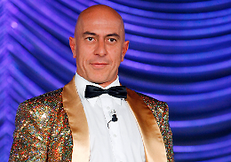 Roberto Ciufoli sbarca a Bari con i suoi "Tipi"