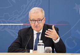 Mantovano sul caso Almasri: "Attendo di essere ascoltato. Quell’avviso di garanzia è incorniciato nel mio ufficio”