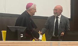 Il nuovo Arcivescovo Mons. Ciro Miniero incontra il personale sanitario e i pazienti del Santissima Annunziata