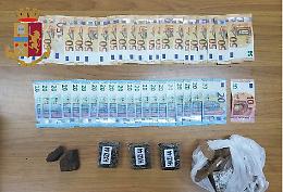 In moto con la droga sotto il sellino, arrestato dalla Polizia di Stato
