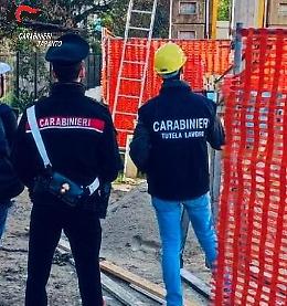 Controlli nei cantieri, denunce e multe