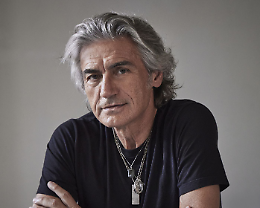 Ligabue: si intitola "Dedicato a noi" l'ultimo album di inediti del cantautore