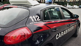 Coppia di minorenni in fuga su un’auto rubata: inseguimento di trenta chilometri
