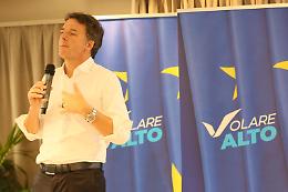 Renzi: «Emiliano appartiene al passato. Ora una raccolta firme per mandarlo a casa»