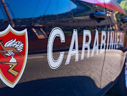Arrestati padre, figlia e una complice per tentata estorsione e reati legati alla droga