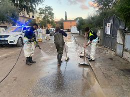 I volontari pugliesi al lavoro in Toscana, la visita del Governatore Michele Emiliano. Tutte le foto