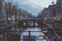 Viaggio ad Amsterdam, una città tra innovazione e tradizione
