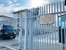 Caos carcere, altri poliziotti aggrediti