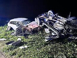 Carambola mortale, coinvolti 5 mezzi. Uno si è cappottato: un morto